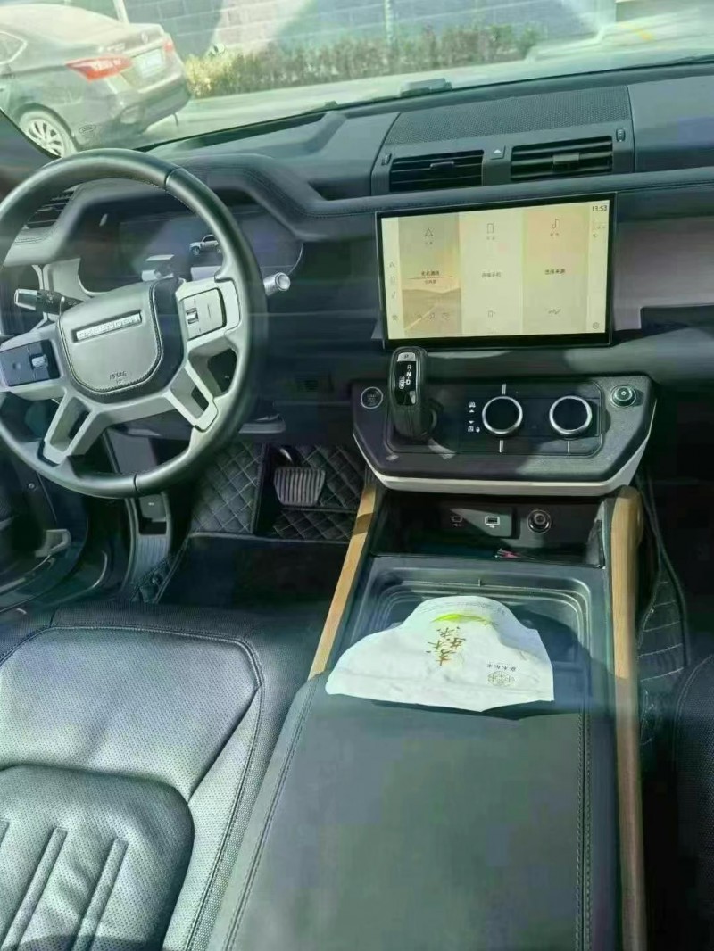 淄博22年路虎卫士4