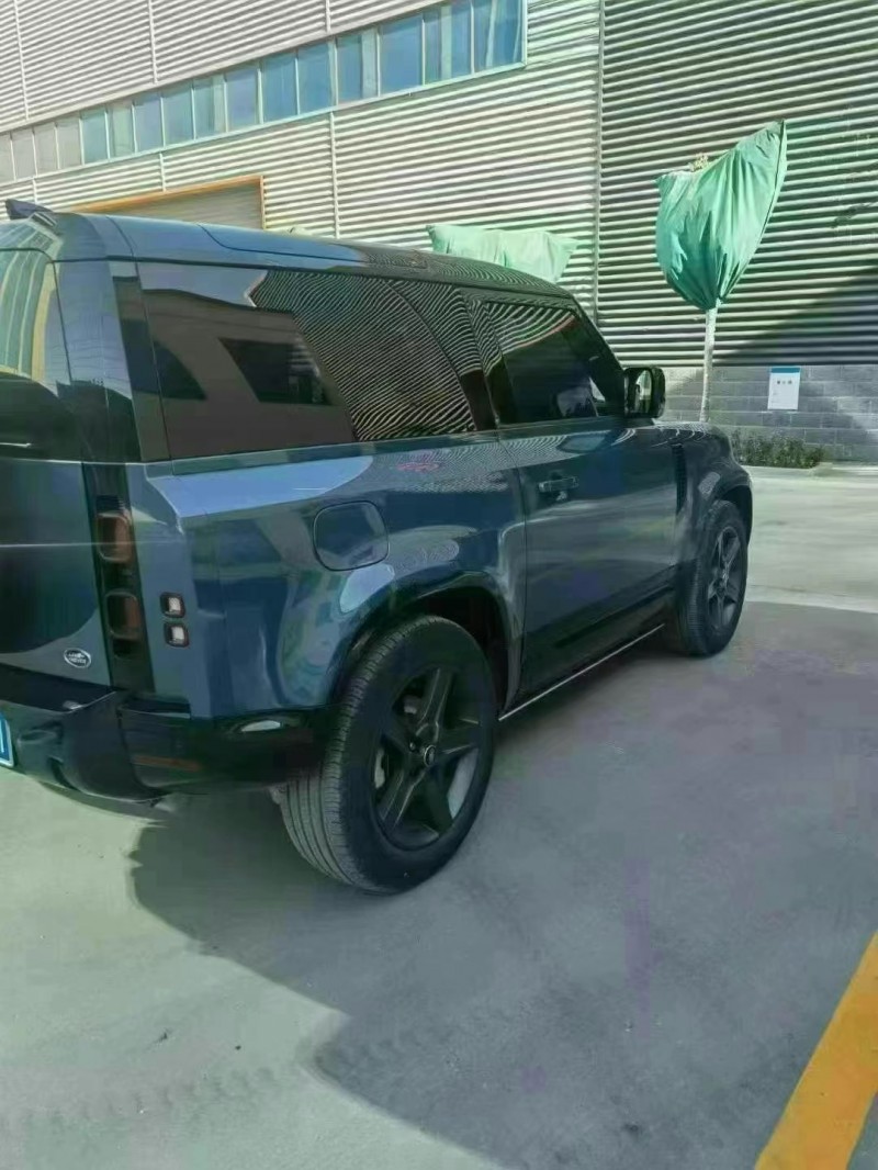 淄博22年路虎卫士8