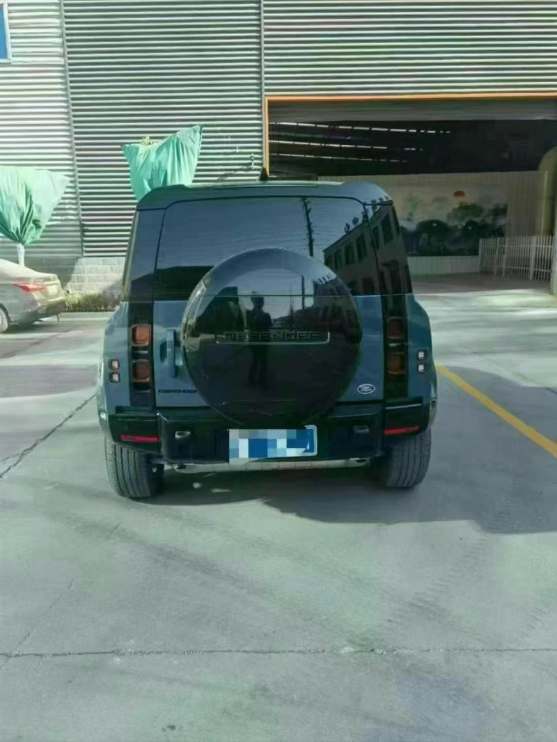 淄博22年路虎卫士9