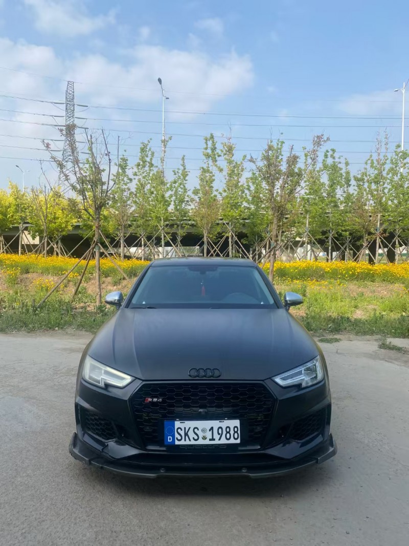 青岛17年奥迪A4L1