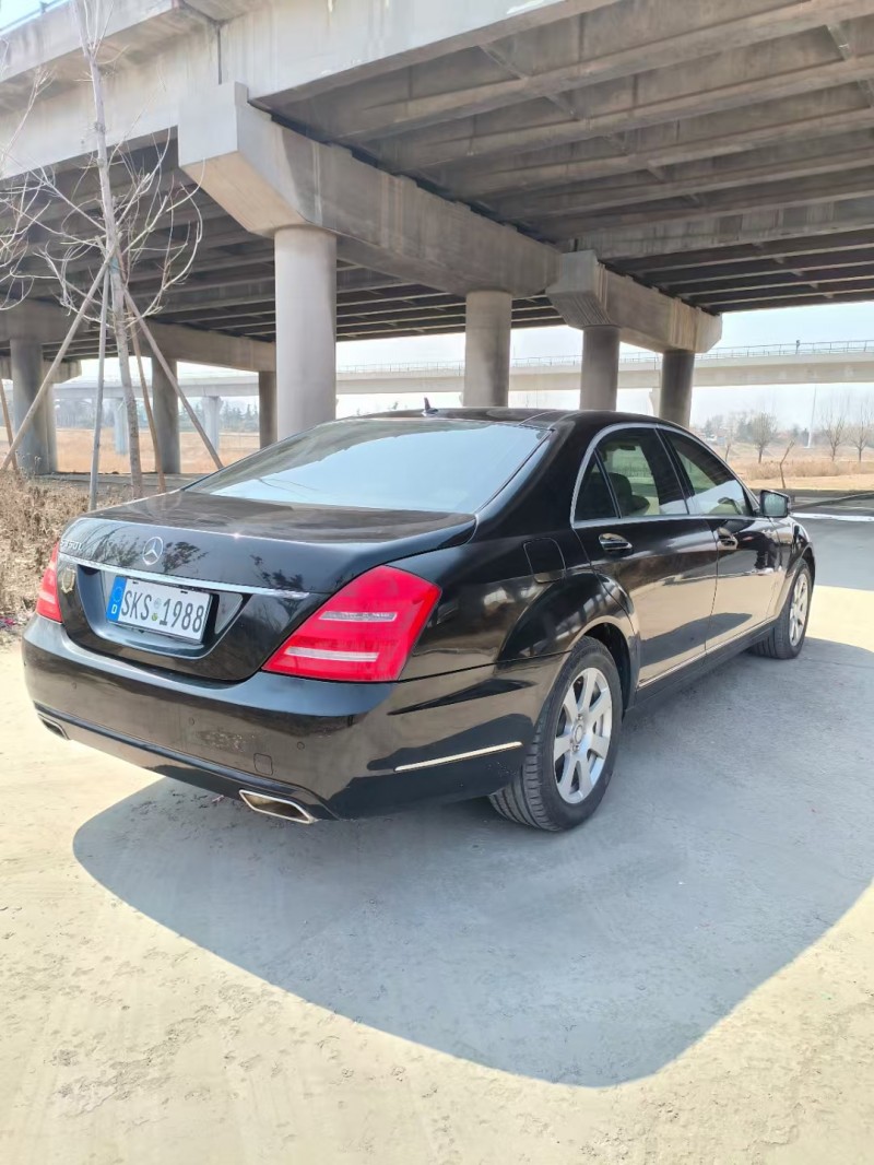青岛11年奔驰S8