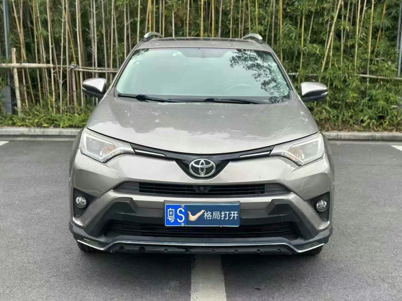 东莞17年丰田RAV4荣放1