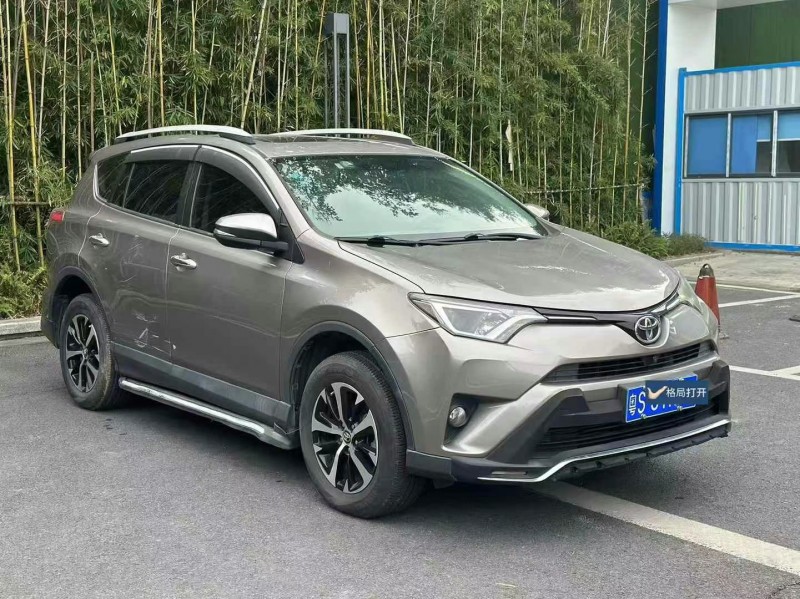 东莞17年丰田RAV4荣放3