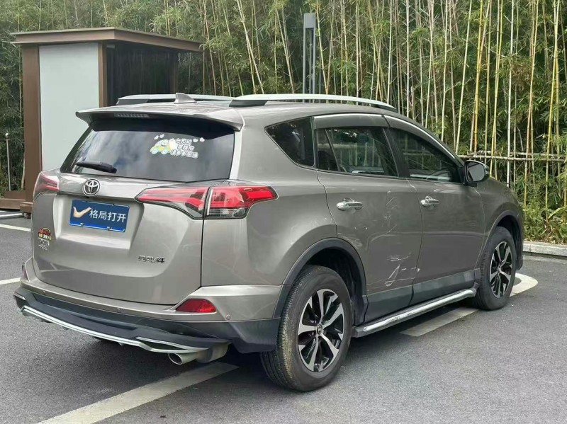东莞17年丰田RAV4荣放7
