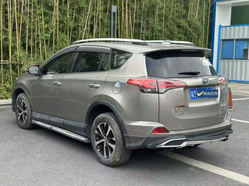 东莞17年丰田RAV4荣放8