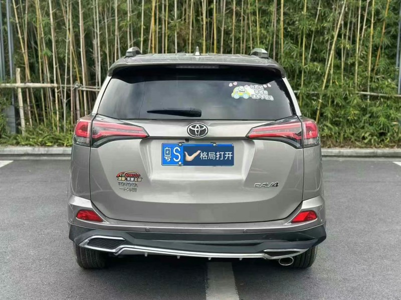 东莞17年丰田RAV4荣放9
