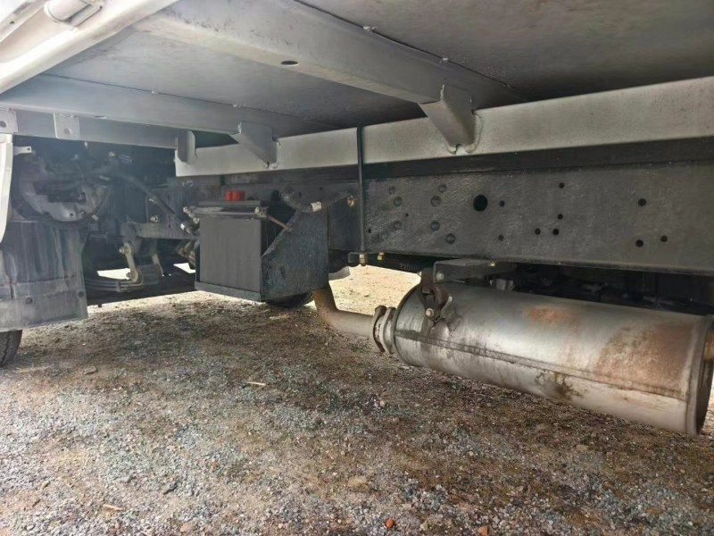 枣庄24年飞碟箱货货车6