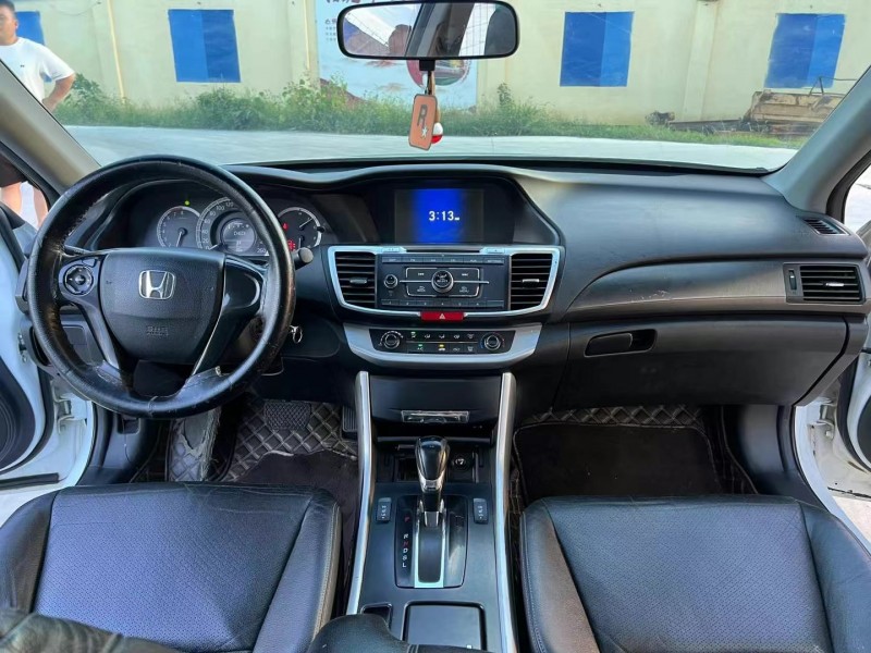 徐州15年本田雅阁7