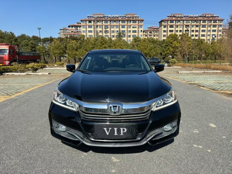 盐城17年本田雅阁1