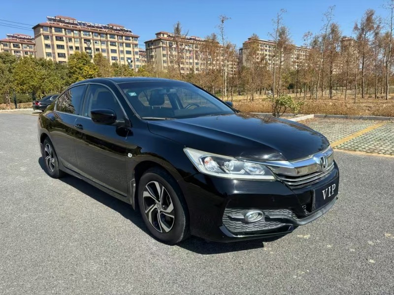 盐城17年本田雅阁2