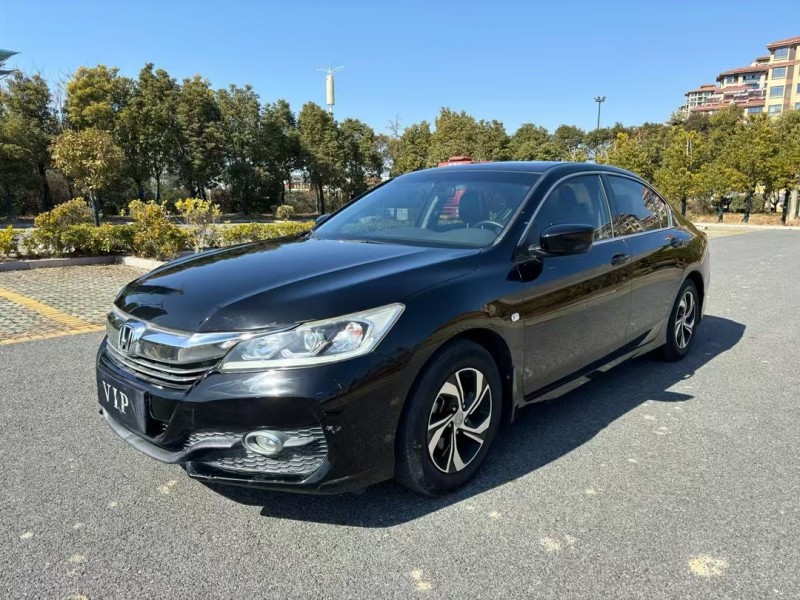 盐城17年本田雅阁3