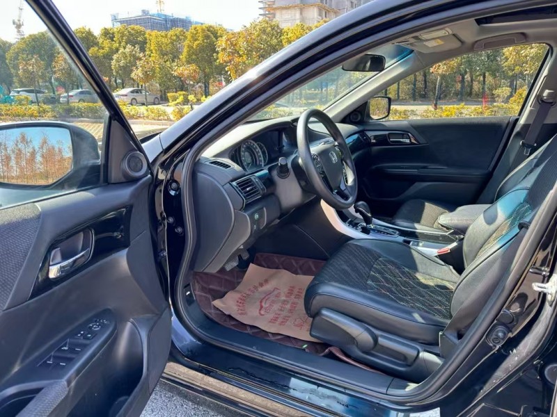 盐城17年本田雅阁6