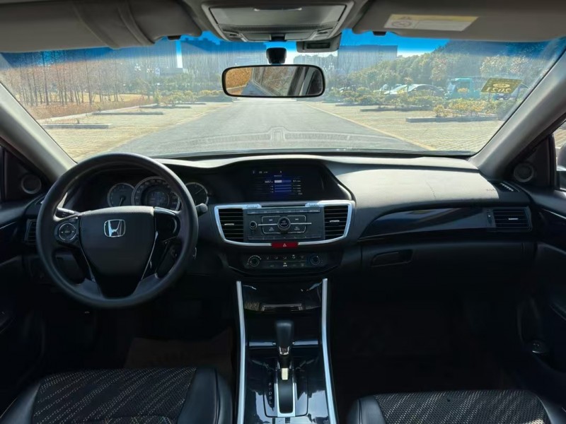 盐城17年本田雅阁8