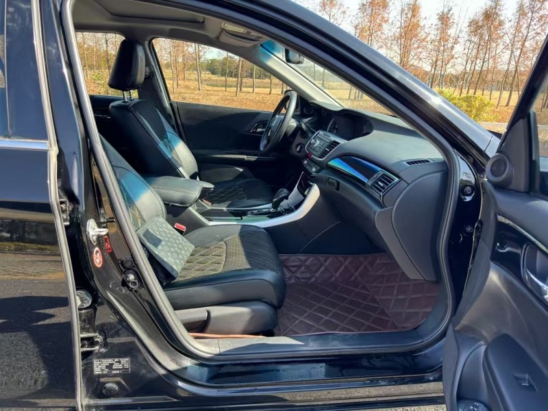 盐城17年本田雅阁9