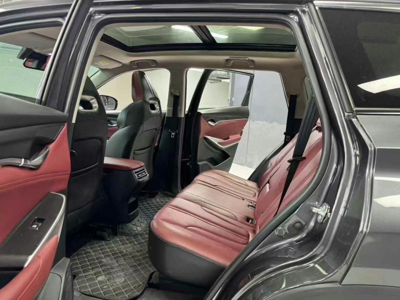 成都20年長安汽車CS758