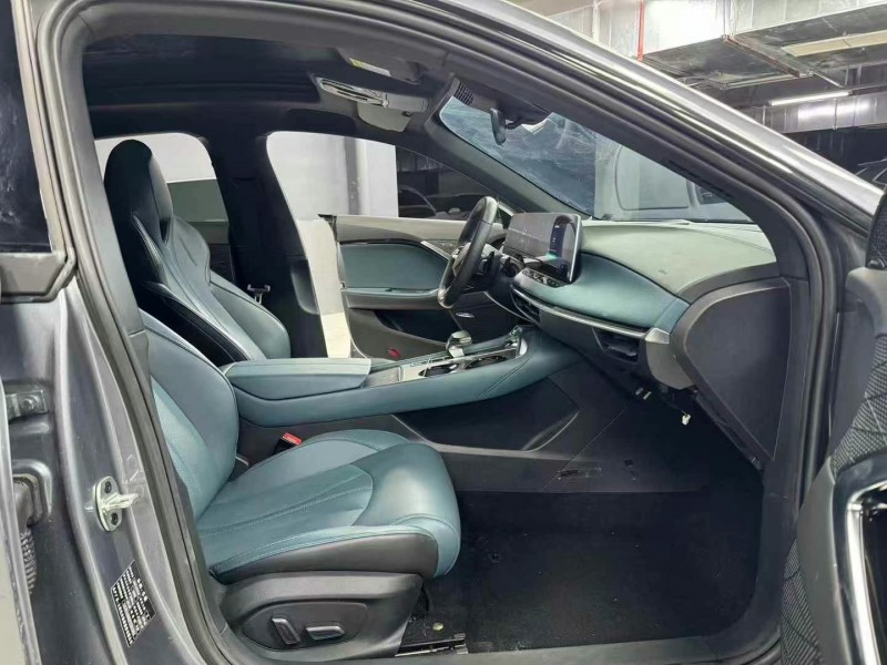 成都23年長安汽車UNI6