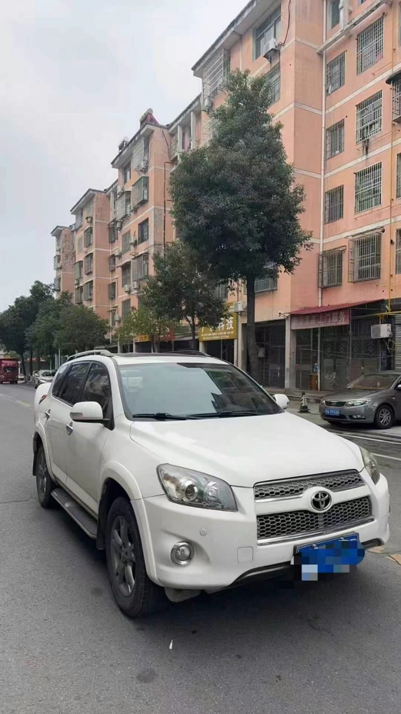 岳陽13年豐田RAV43