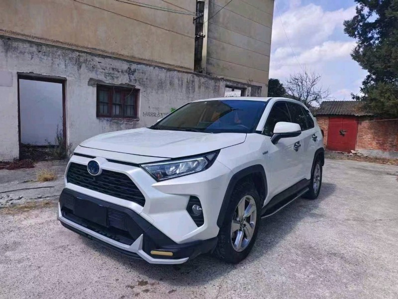 曲靖21年豐田RAV43