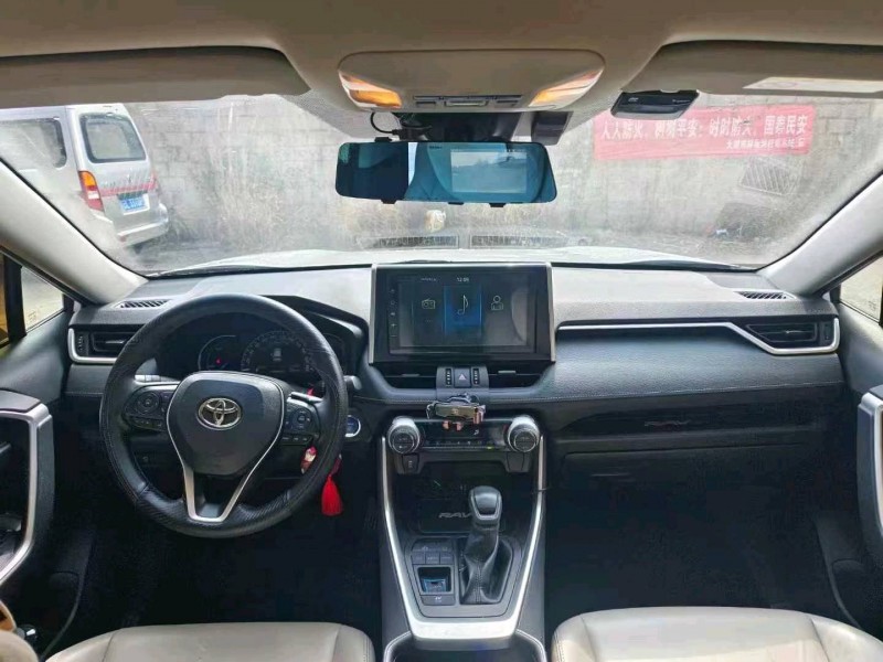 曲靖21年豐田RAV45