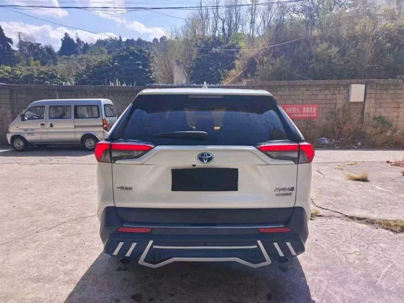 曲靖21年豐田RAV49