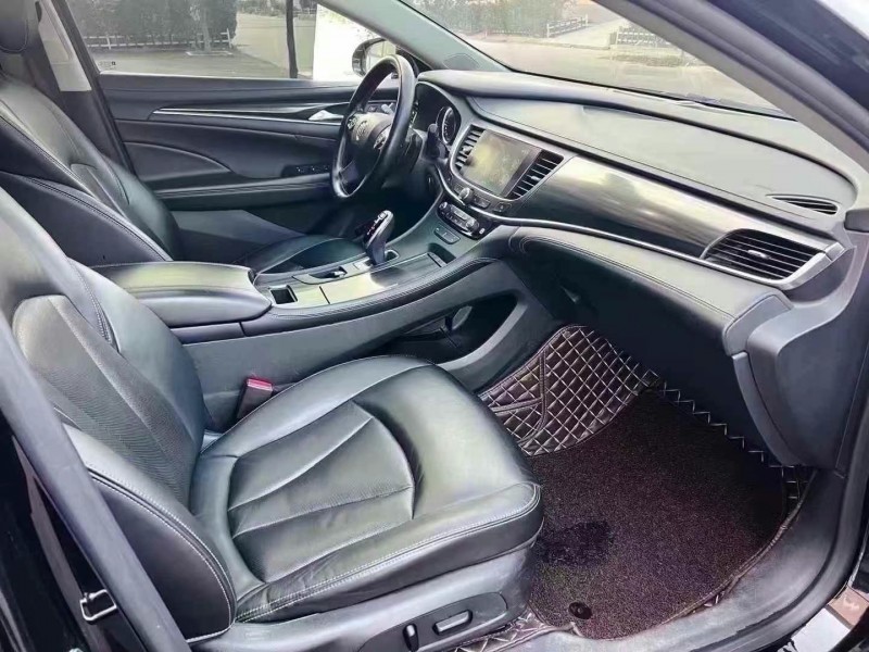 济宁19年别克君越4