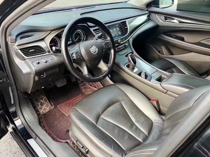 济宁19年别克君越5