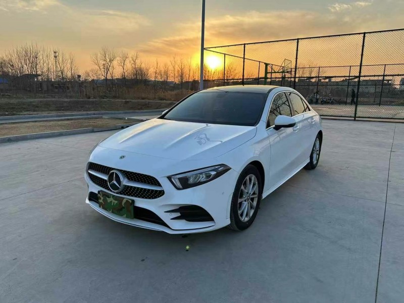 徐州22年奔驰A2