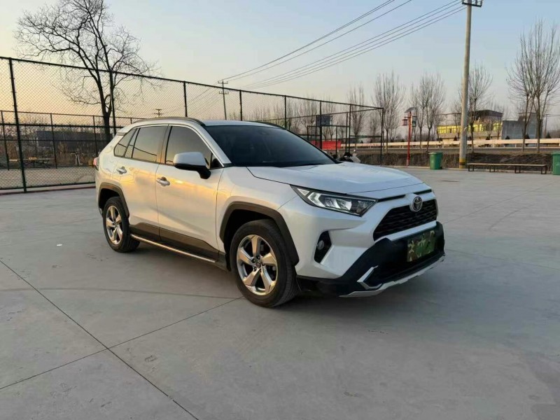 徐州21年丰田RAV4荣放2