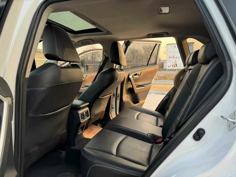 徐州21年丰田RAV4荣放6