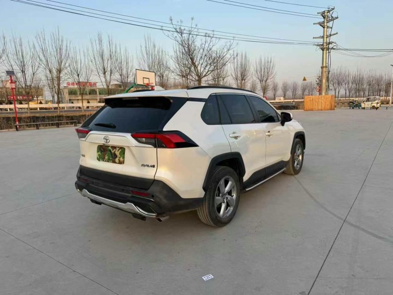 徐州21年丰田RAV4荣放7