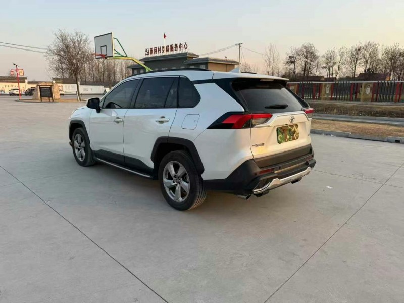 徐州21年丰田RAV4荣放8