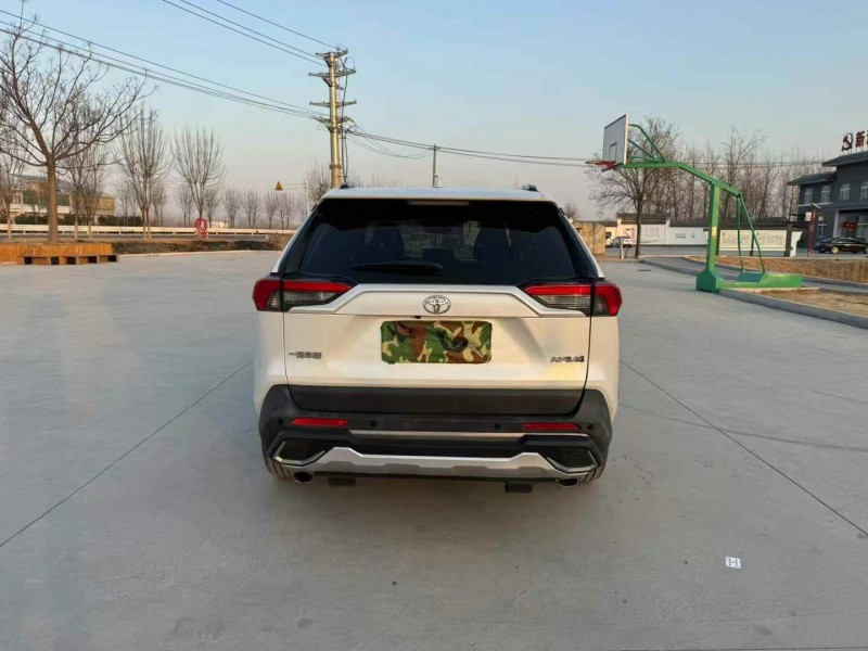 徐州21年丰田RAV4荣放9