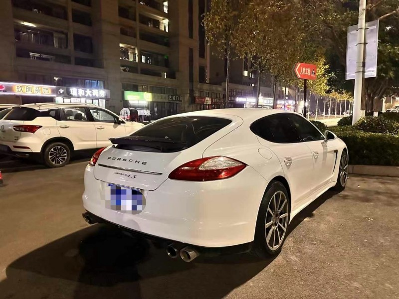 淮北13年保時捷帕拉梅拉8