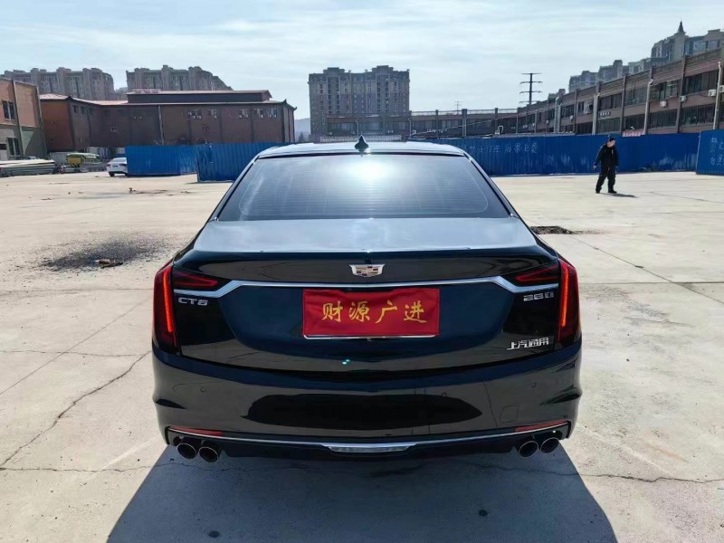 青島22年凱迪拉克CT66