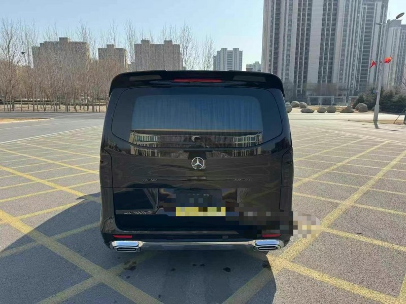 济宁24年奔驰威霆9