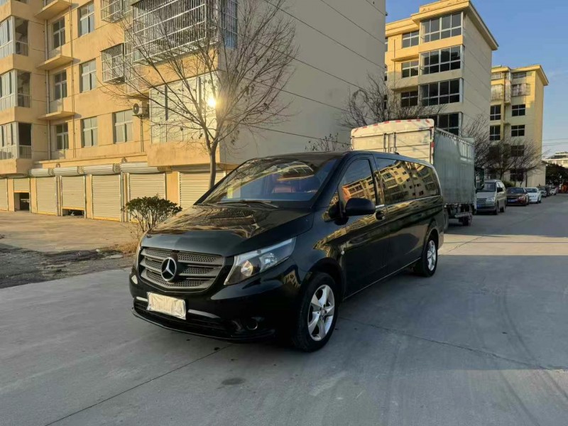 徐州17年奔驰威霆2