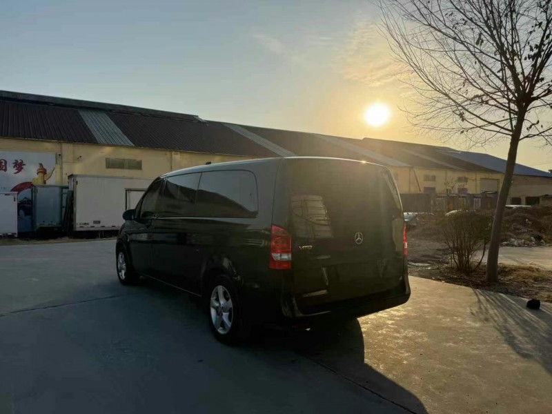 徐州17年奔驰威霆3