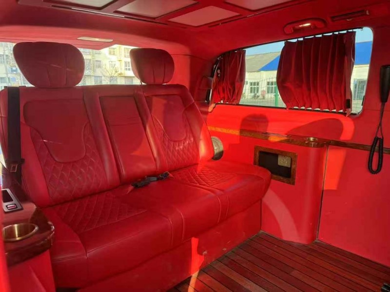 徐州17年奔驰威霆7