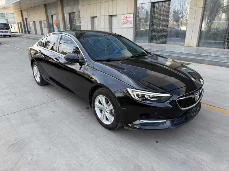 济宁18年别克君威2