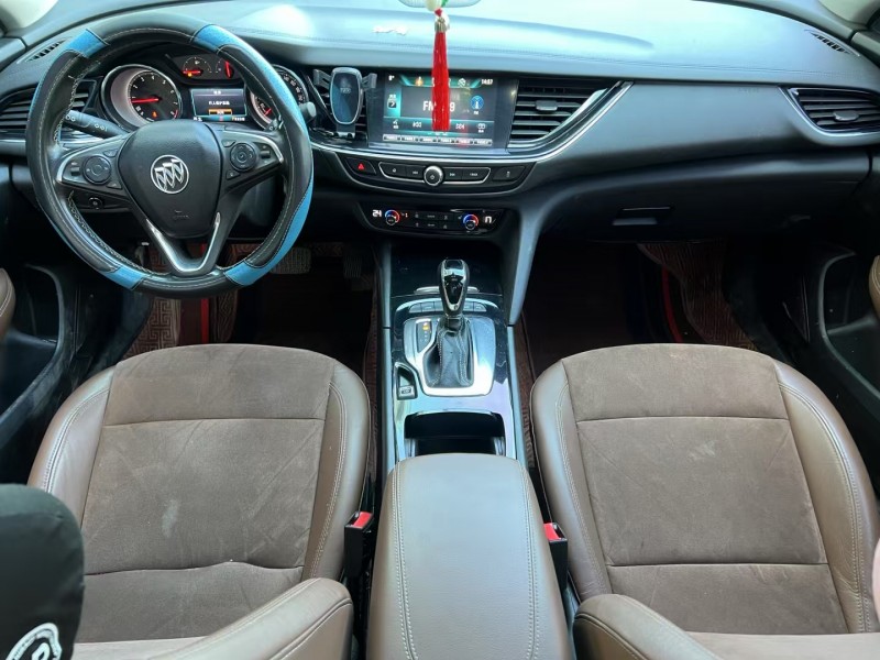 济宁18年别克君威4