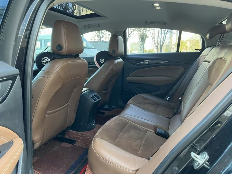 济宁18年别克君威6