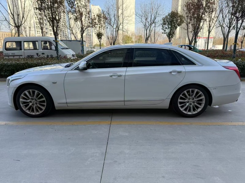 濟寧17年凱迪拉克CT68
