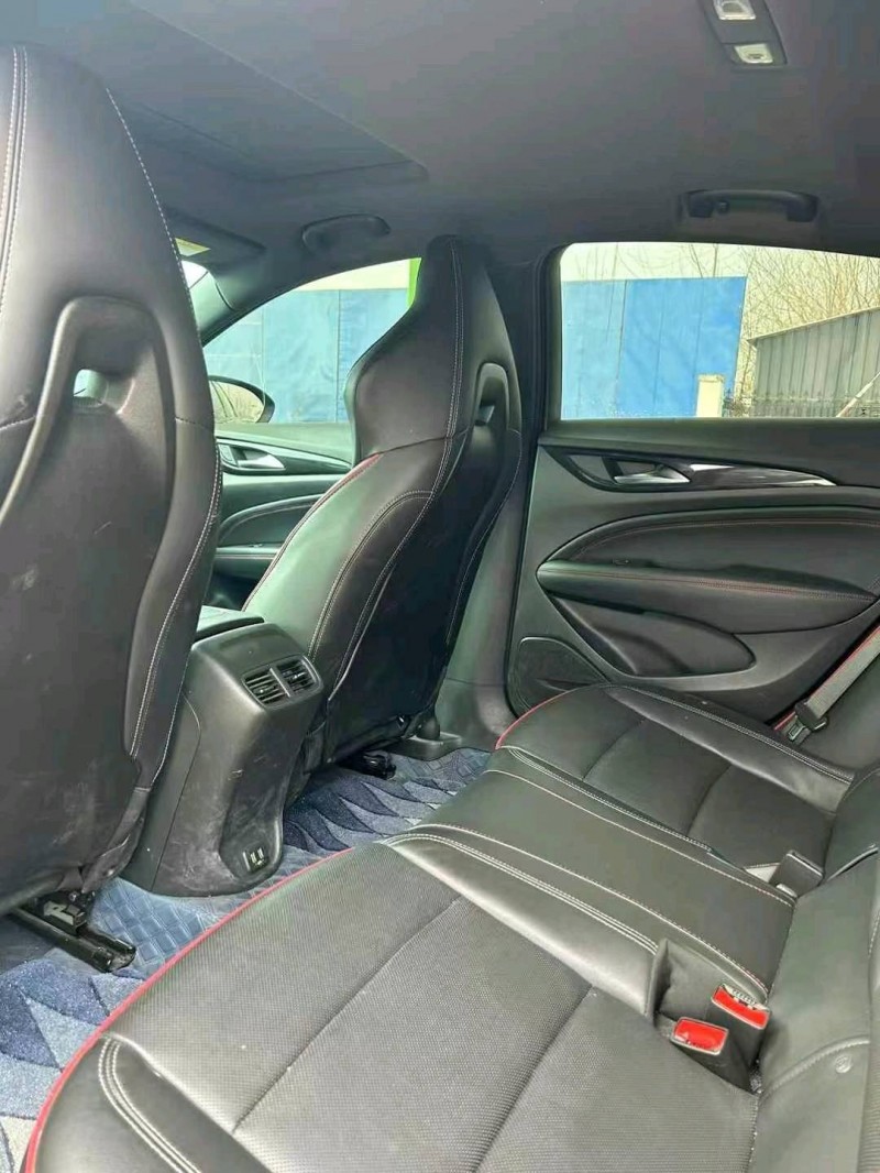 徐州21年别克君威8