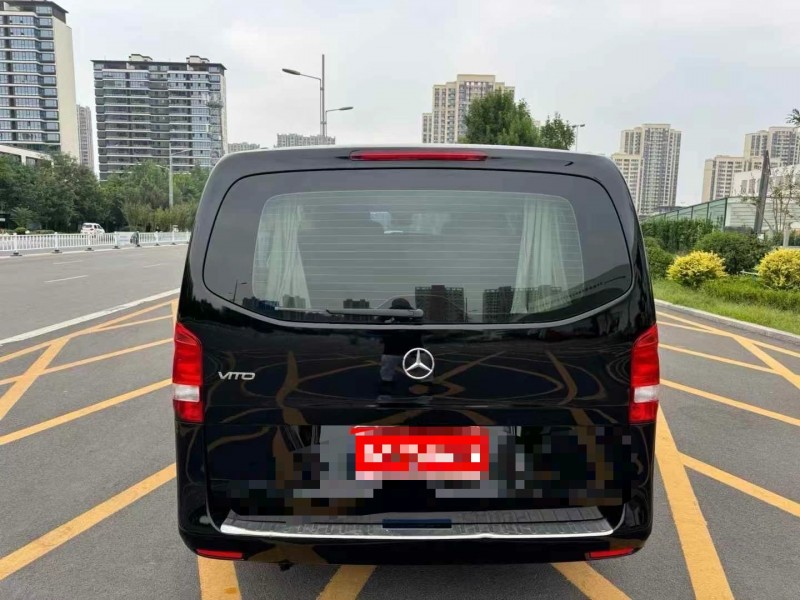 济宁19年奔驰威霆9