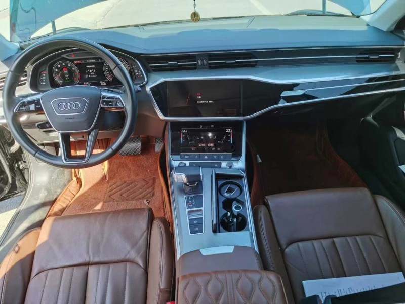 济宁22年奥迪A6L4