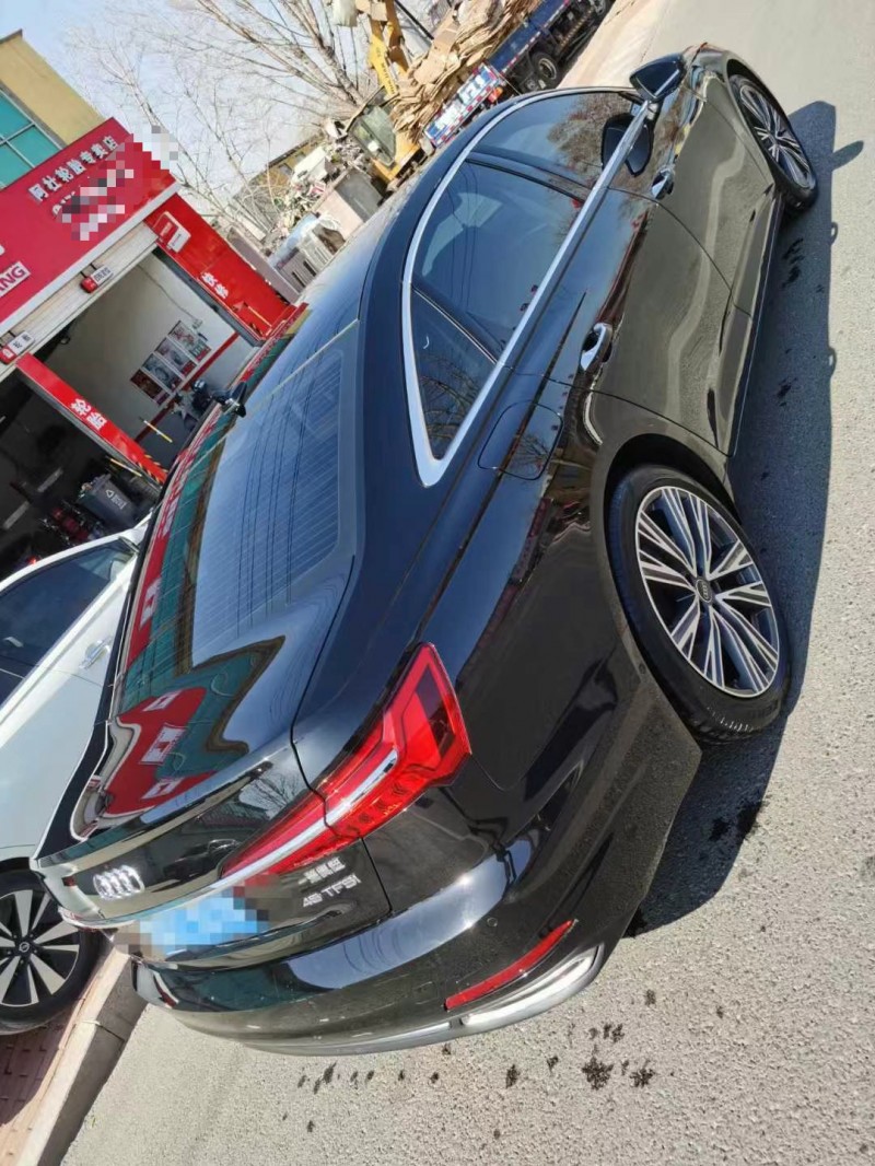 济宁22年奥迪A6L8