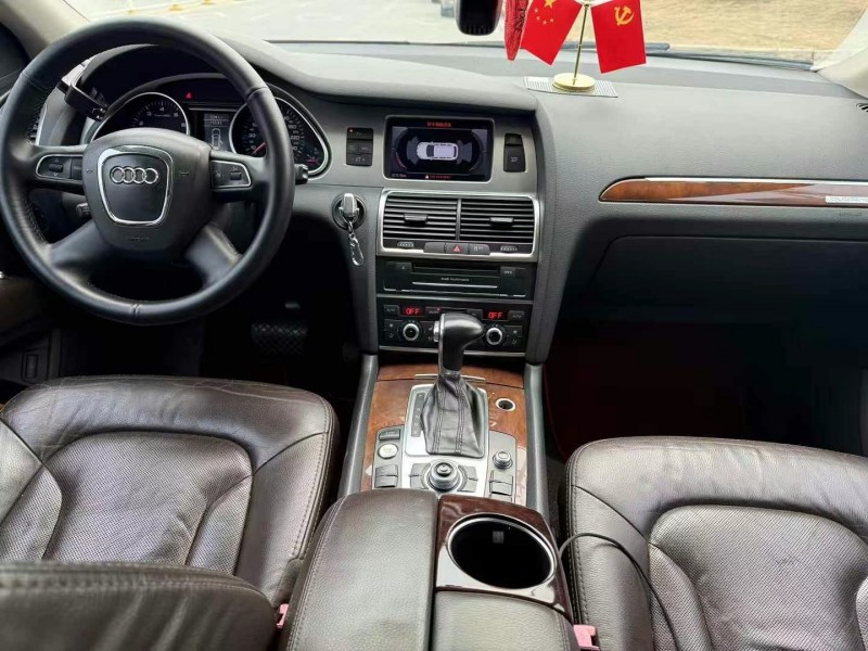 武汉12年奥迪Q75