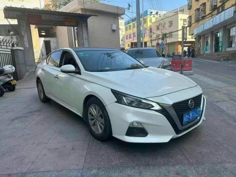 福州19年日產天籟3