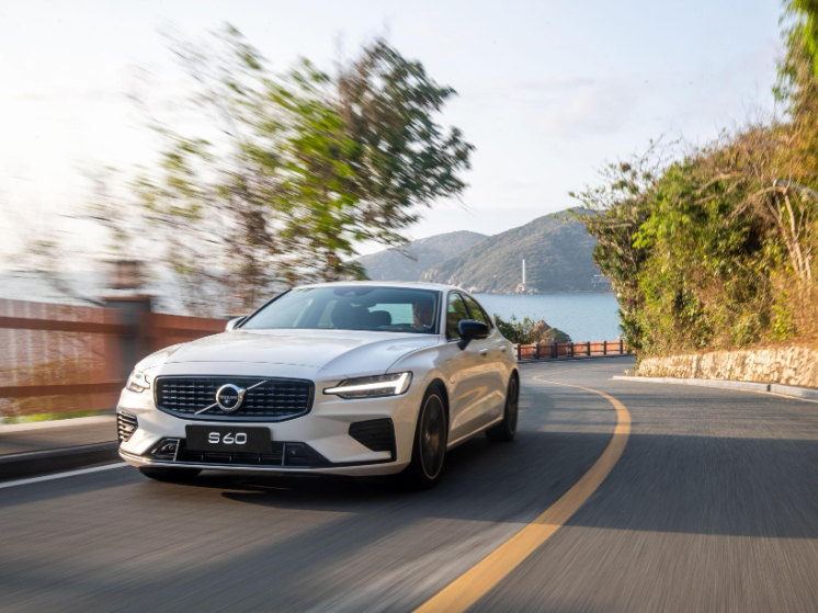 2022年沃爾沃S60L新能源混動8.8萬難道抵押車不香嗎