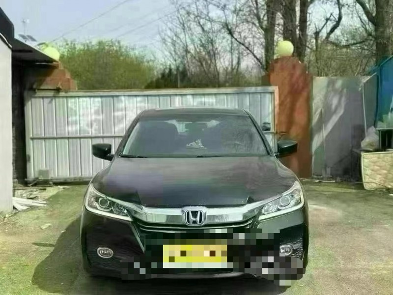 青岛18年本田雅阁1